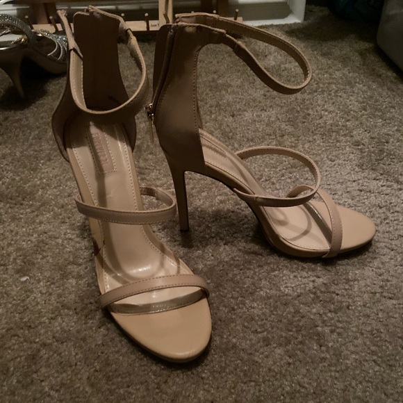 Sexy Tan Heels With Strap Design - Picture 2 of 4